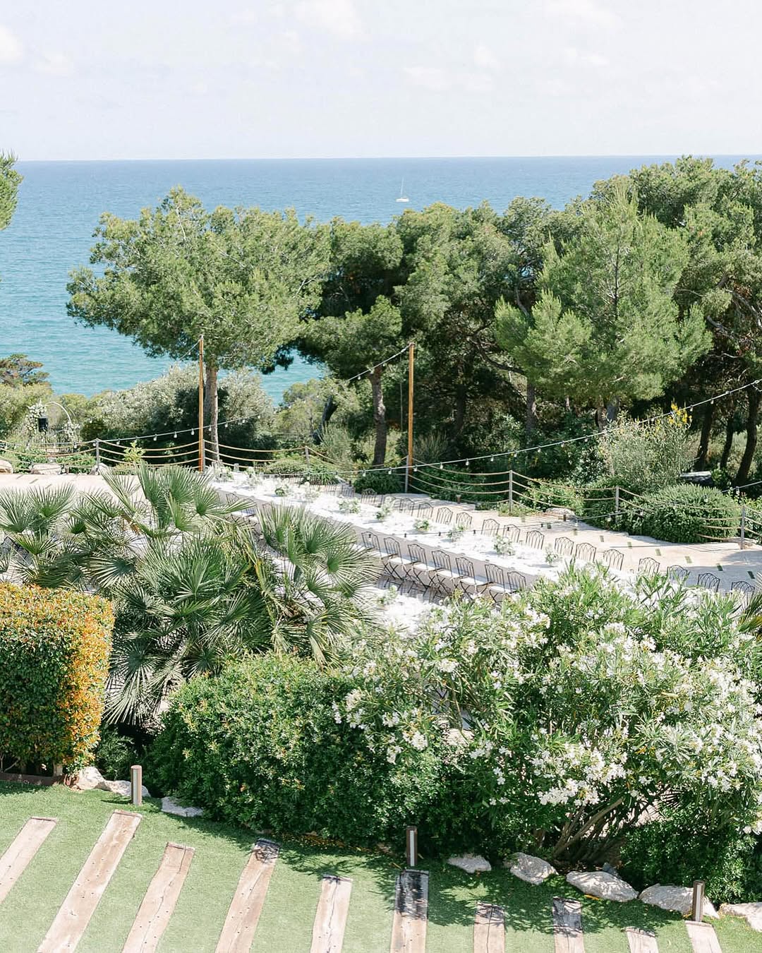 Coastal ceremony space at Masia Casa del Mar, offering panoramic Mediterranean views among Barcelona wedding venues.