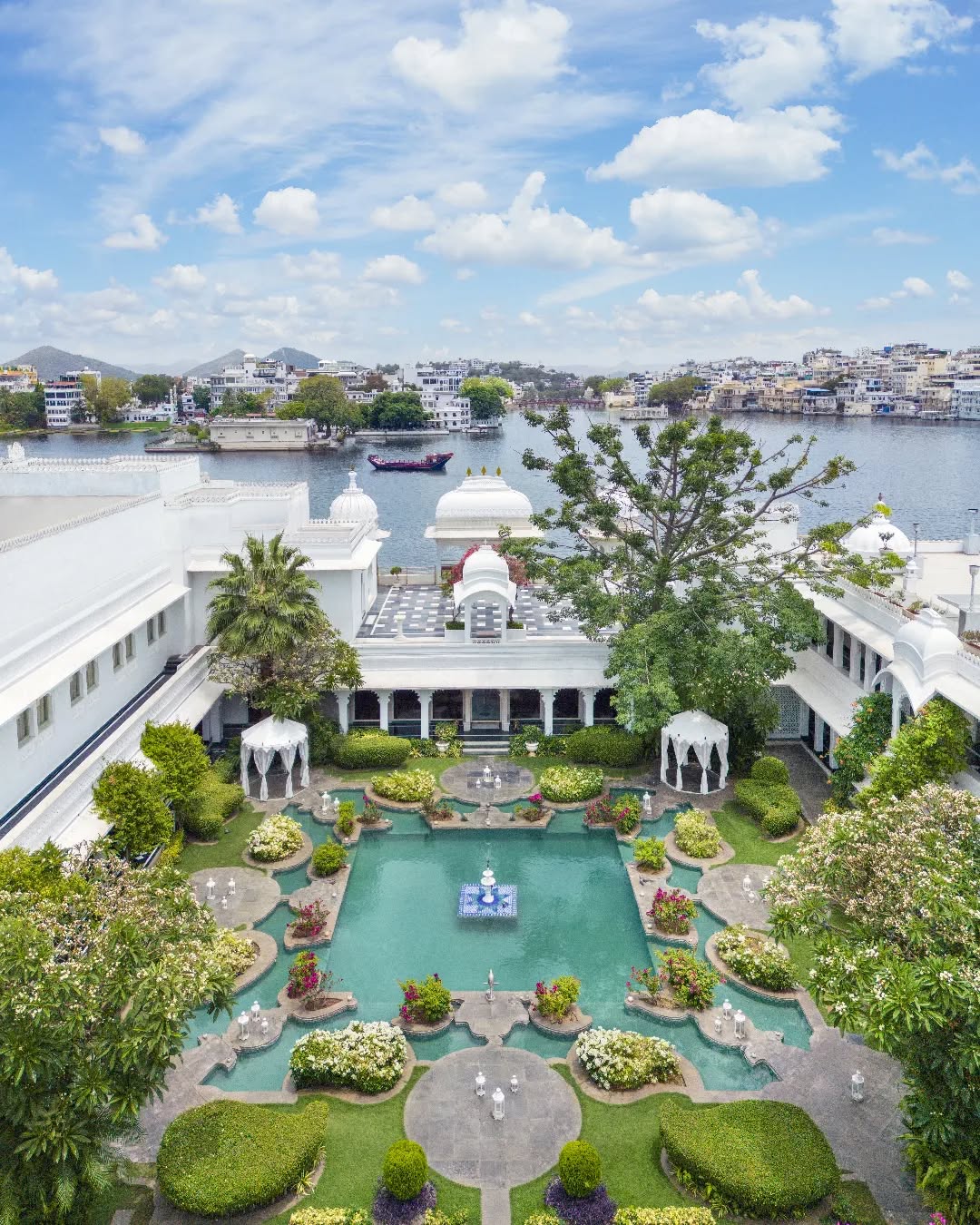 Scenic courtyard of Taj Lake Palace with lake views, a top choice for couples planning a fairytale Udaipur wedding.
